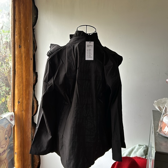 Black ruffle button down shirt women’s - Picture 3 of 6